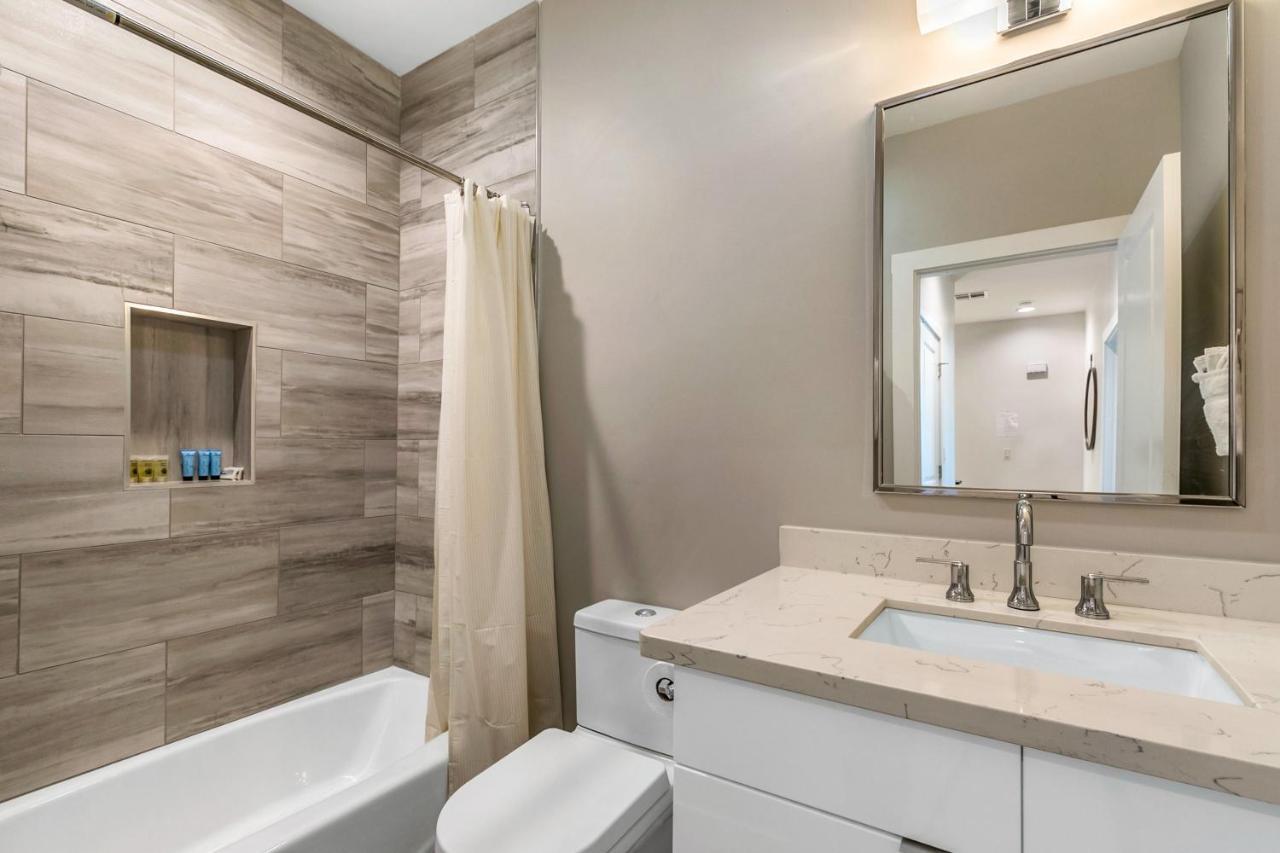 Modern 4Br Townhouse In Bienville Villas ニューオーリンズ エクステリア 写真